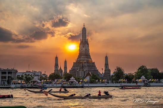 Wat Arun (Temple of Dawn) at sunset, Bangkok
